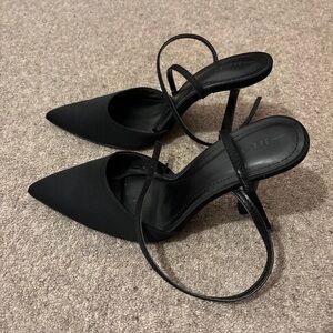 Chic Black Pointed Toe Heels